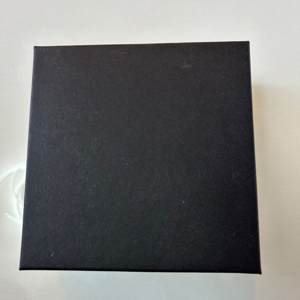 Jo Malone Gift Box Square Medium Size 6x6 - Picture 3 of 5